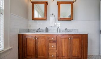 901 McCollum Dr, Bentonville, AR 72712