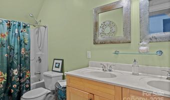 11 Hearthstone Dr, Asheville, NC 28803