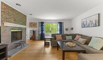 27 Adams Rd, Bloomfield, CT 06002
