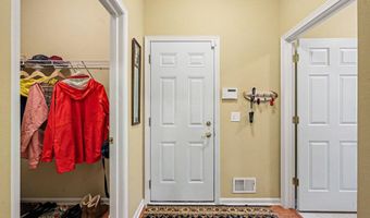 5368 Pinnacle Ct, Ann Arbor, MI 48108