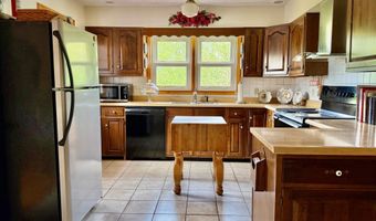 3317 HWY 52, Beattyville, KY 41311
