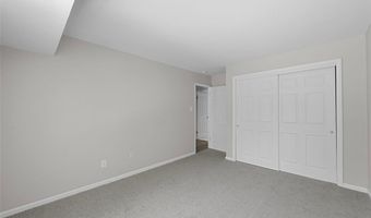 412 Sorrento Dr, Ballwin, MO 63021