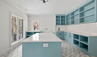 3556 N VALLEY St, Arlington, VA 22207