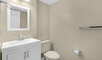 2206 FORT WARD Pl, Alexandria, VA 22304