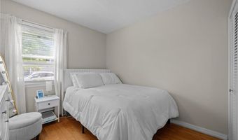 10 Denver Ave, Cranston, RI 02905