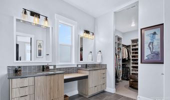 1916 S Meteor Way, Boise, ID 83712