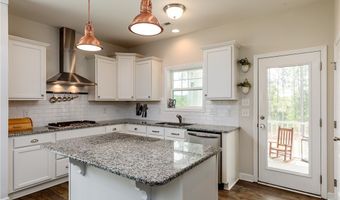 3135 Dana Ln, Aberdeen, NC 28315