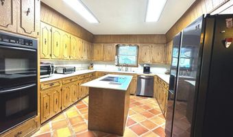 1305 S Country Club Cir, Carlsbad, NM 88220