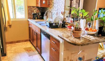 8293 ECHO DELL Rd, San Diego, CA 92119