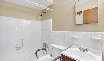 425 Bush Dr, Ballwin, MO 63021
