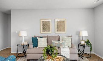 108 Pin Oak Dr, Aurora, MO 65605
