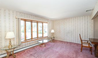 49 Lee Ave, Albertson, NY 11507