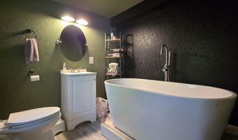 414 3rd St, Anderson, MO 64831
