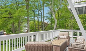 174 Seaside Dr, Jamestown, RI 02835