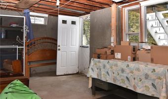 151 E Shore Rd, Narragansett, RI 02882