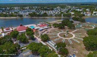 333 Loquat Dr, Barefoot Bay, FL 32976