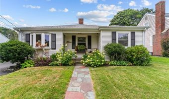 1107 Hope St, Bristol, RI 02809