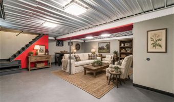 2300 Seiler Rd, Alton, IL 62002