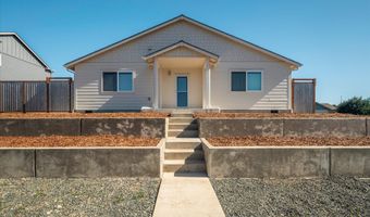 746 Seacrest Dr, Bandon, OR 97411