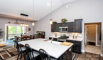 340 Hound Hollow Rd, Camden, SC 29020