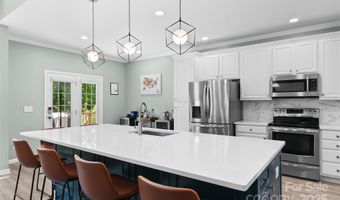 8 Secrest Dr, Arden, NC 28704
