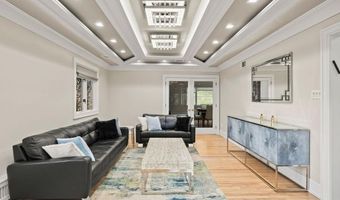 20 Algonquin Cir, Airmont, NY 10952