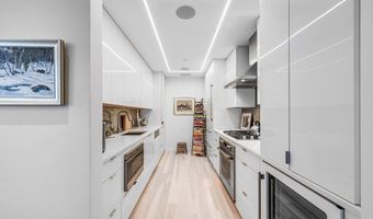 32 Traveler St #701, Boston, MA 02118