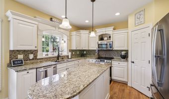 211 SW Stonegate Dr, Ankeny, IA 50023