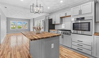 51 Alto St, Cranston, RI 02920