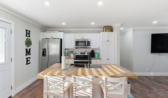 121 RIPLEY Ave, Adairsville, GA 30103