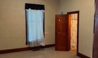 385 N 5th St, Albion, IL 62806