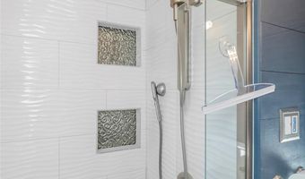 5 Deanwood Cir, Asheville, NC 28803