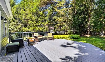 3 N Chestnut Hill Rd, Albany, NY 12211