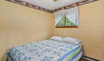 70 Meredith Ln, Barnstead, NH 03225
