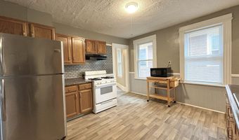 208 Fairview Ave, Bridgeport, CT 06606
