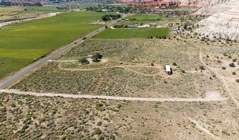 689 Utah 12, Cannonville, UT 84718