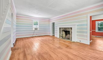 13 Hoyt Rd, Bethel, CT 06801