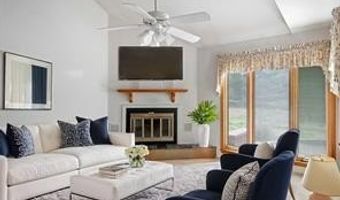 6 WHITEMARSH Ct, Dover, DE 19904