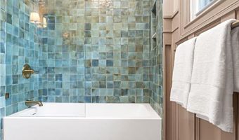 9 Kiki Cir, Cranston, RI 02921