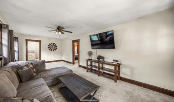 425 N 9th St, Adel, IA 50003