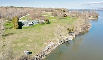 431 McGregor Pt, Alburgh, VT 05440
