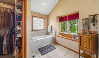237 19th St SW, Altoona, IA 50009