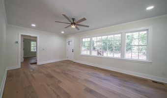 35 DOGWOOD St, West Point, GA 31833