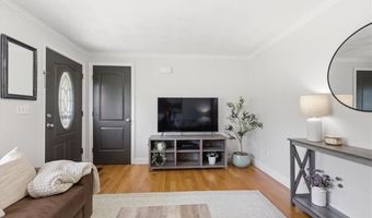 127 Sun Valley Dr, Cumberland, RI 02864