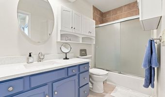 412 Faulkner Ct, Ames, IA 50014