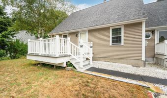 8 Chesterfield Dr, Concord, NH 03301