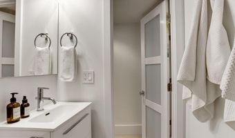 3522 P St NW, Washington, DC 20007