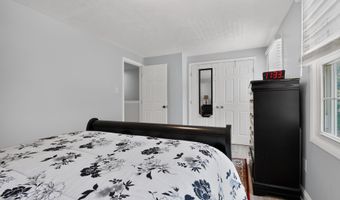 8307 PONDSIDE Ter, Alexandria, VA 22309