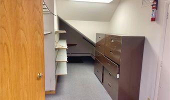 395 W Avon Rd, Avon, CT 06001