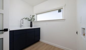 22321 McArdle Rd, Bend, OR 97702